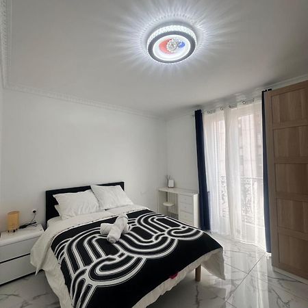Superbe Appartement Renove Au Coeur De La Capitale Parigi Esterno foto