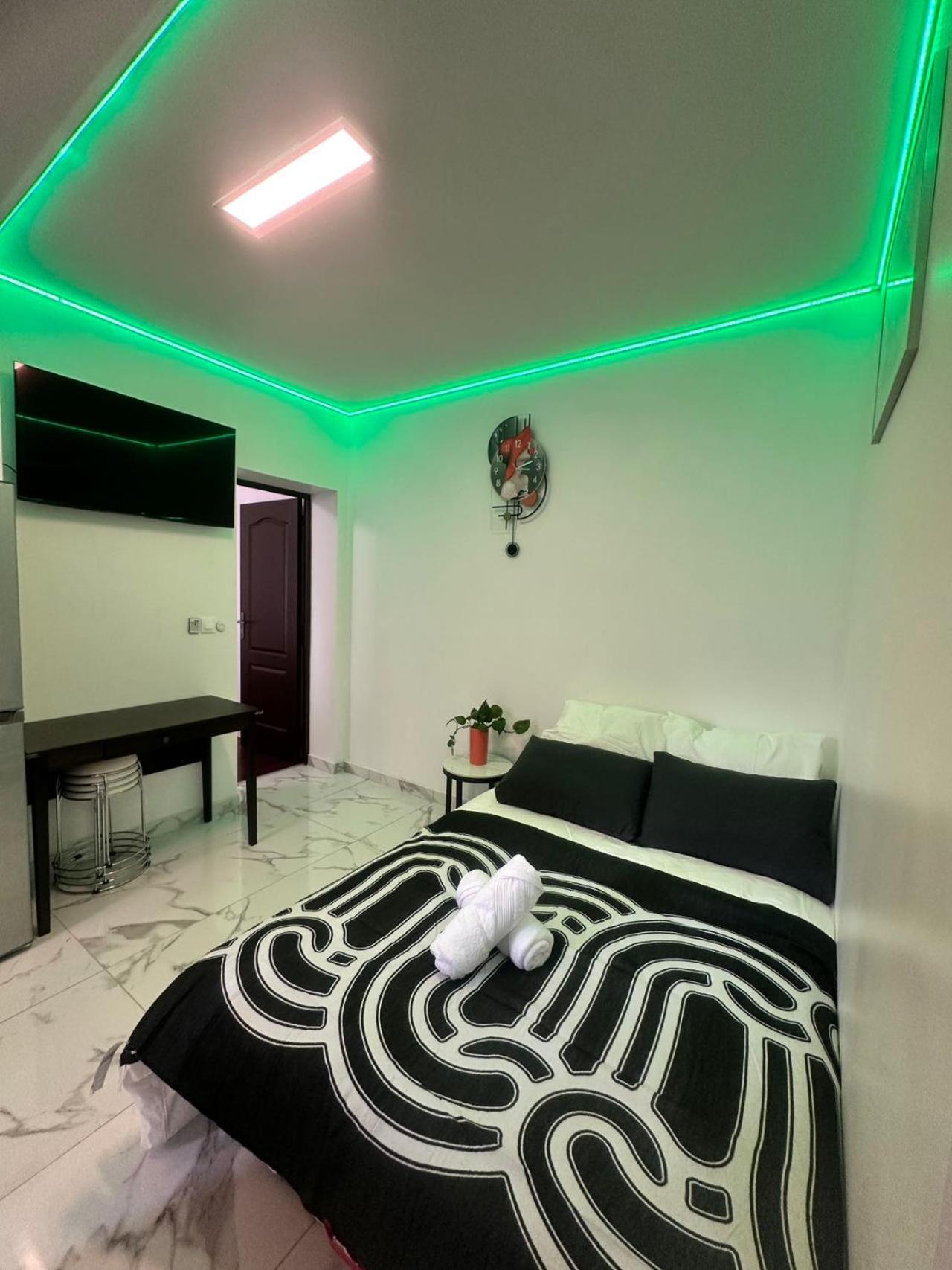 Superbe Appartement Renove Au Coeur De La Capitale Parigi Esterno foto